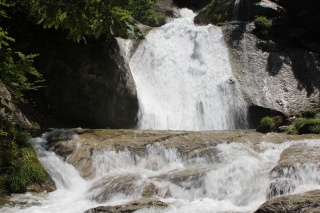 萱滝（Kayataki Waterfalls）