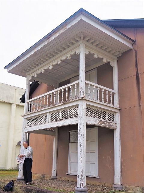 旧長崎学校の玄関