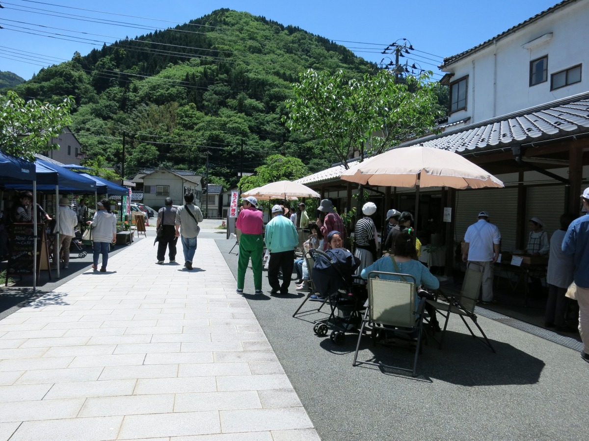 Atsumi Onsen A Charming Morning Market with a Lively Atmosphere!