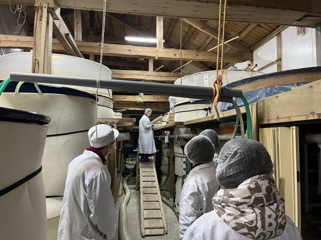 酒蔵見学の様子