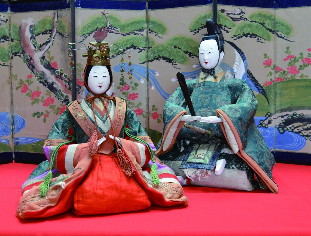 2月～4月上旬頃、県内各地で開催される「雛まつり・雛めぐり」江戸時代から代々歴史あるお雛様や雛飾りなど、絢爛豪華な人形を愛でてみませんか