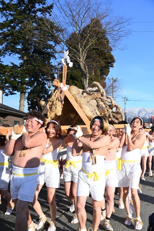 大日如来わらじみこしまつり（高畠町）